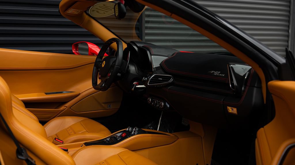 Used 2015 Ferrari 458 Spider RWD image 9
