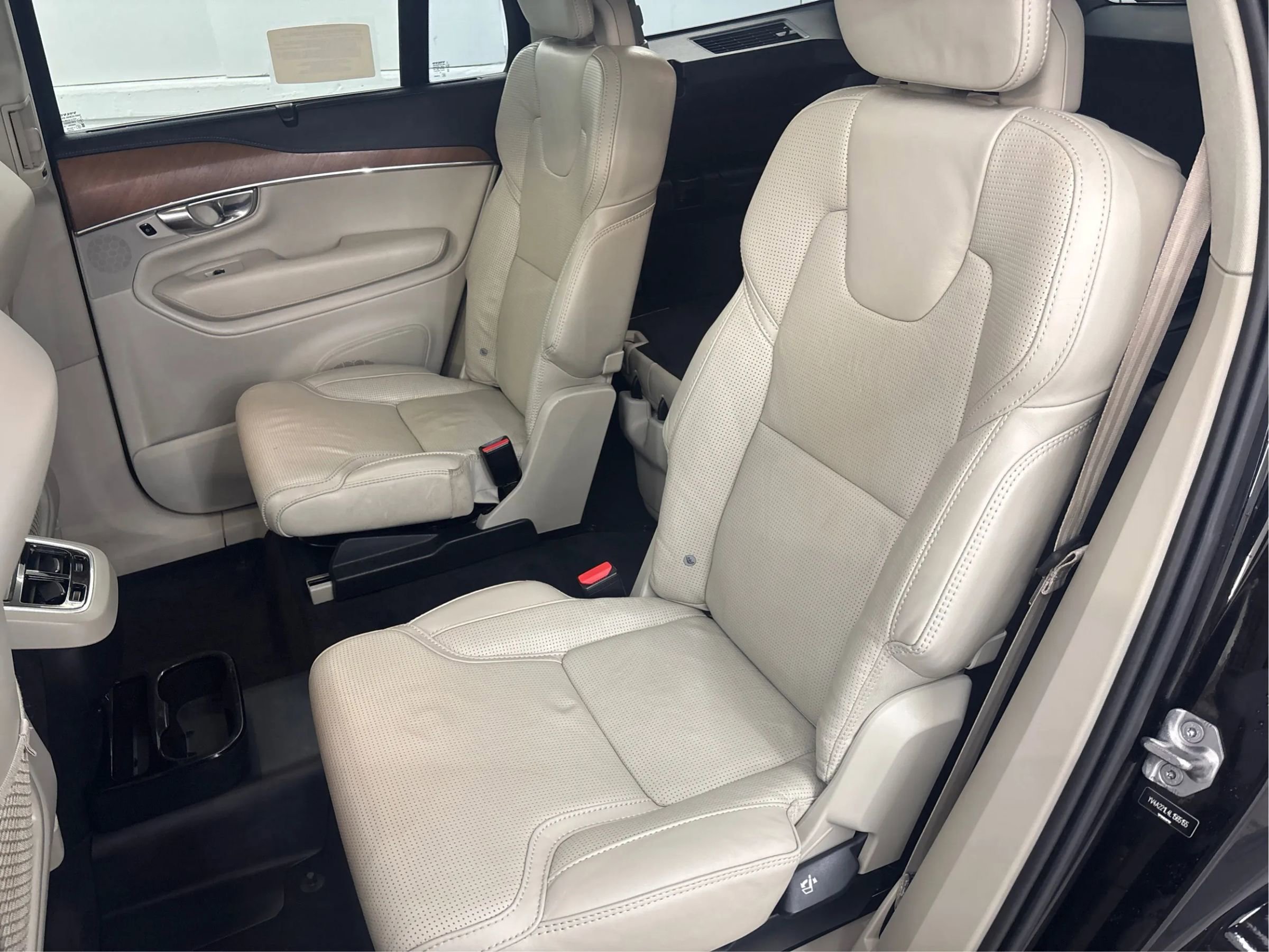 Used 2020 Volvo XC90 T6 Inscription w/ Protection Package Premier image 14