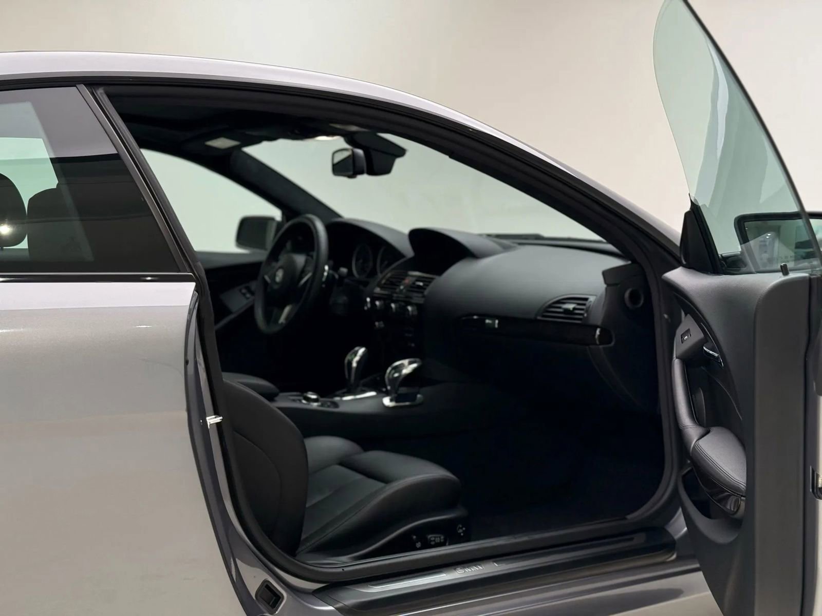 Used 2009 BMW 650i Coupe image 36