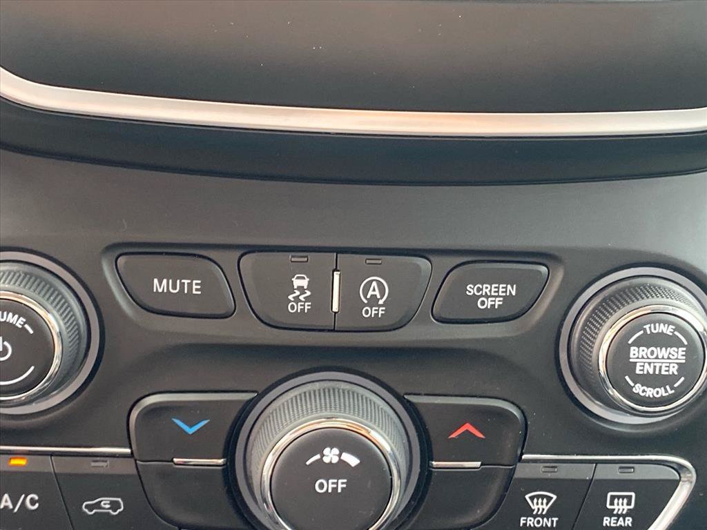 Used 2021 Jeep Cherokee Latitude Lux AWD/4WD image 15