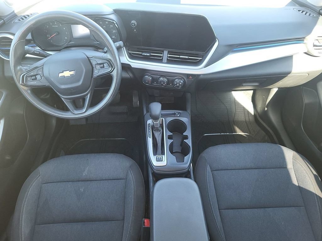 Used 2024 Chevrolet Trax LS w/ LS Convenience Package FWD image 25