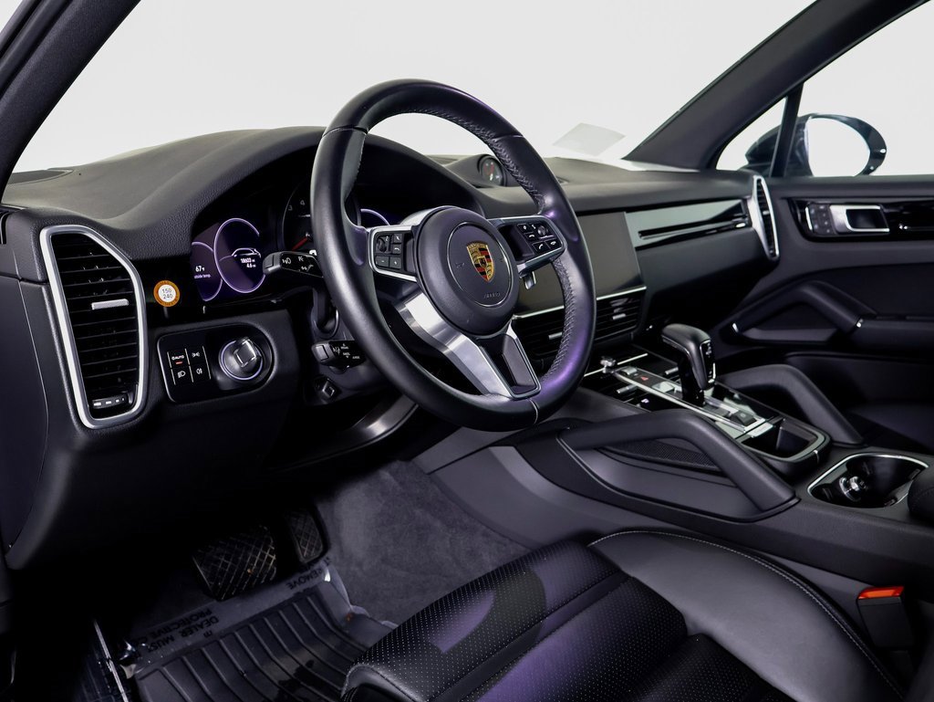 Used 2022 Porsche Cayenne image 4