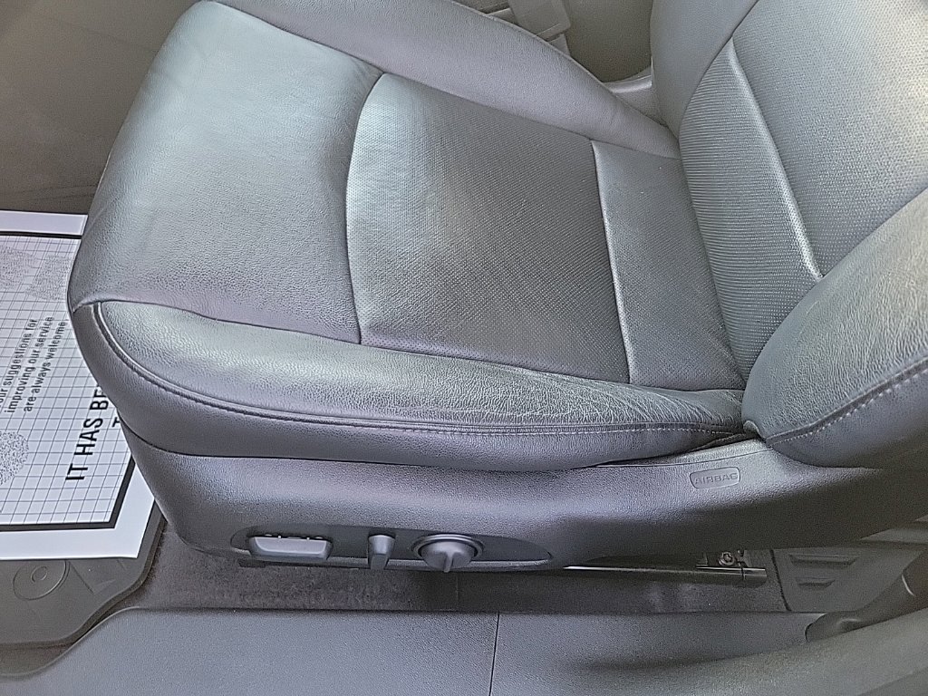 Used 2019 Chevrolet Malibu Premier w/ Sun and Wheel Package FWD image 11
