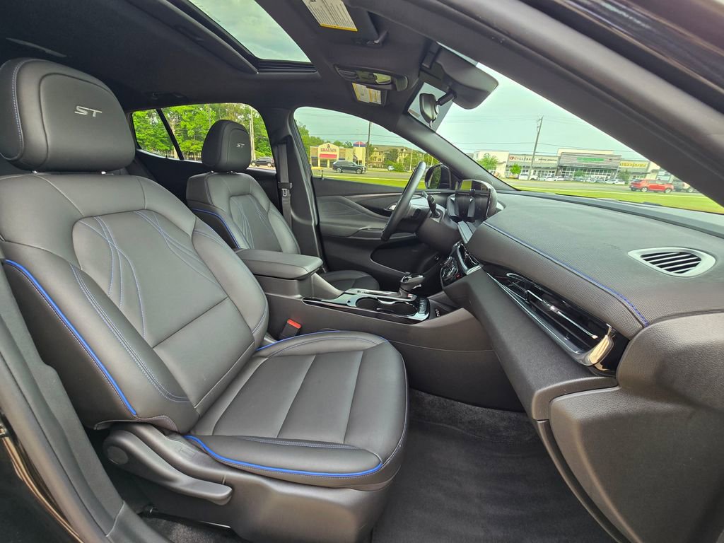 Used 2024 Buick Envista Sport Touring w/ Convenience I Package FWD image 14