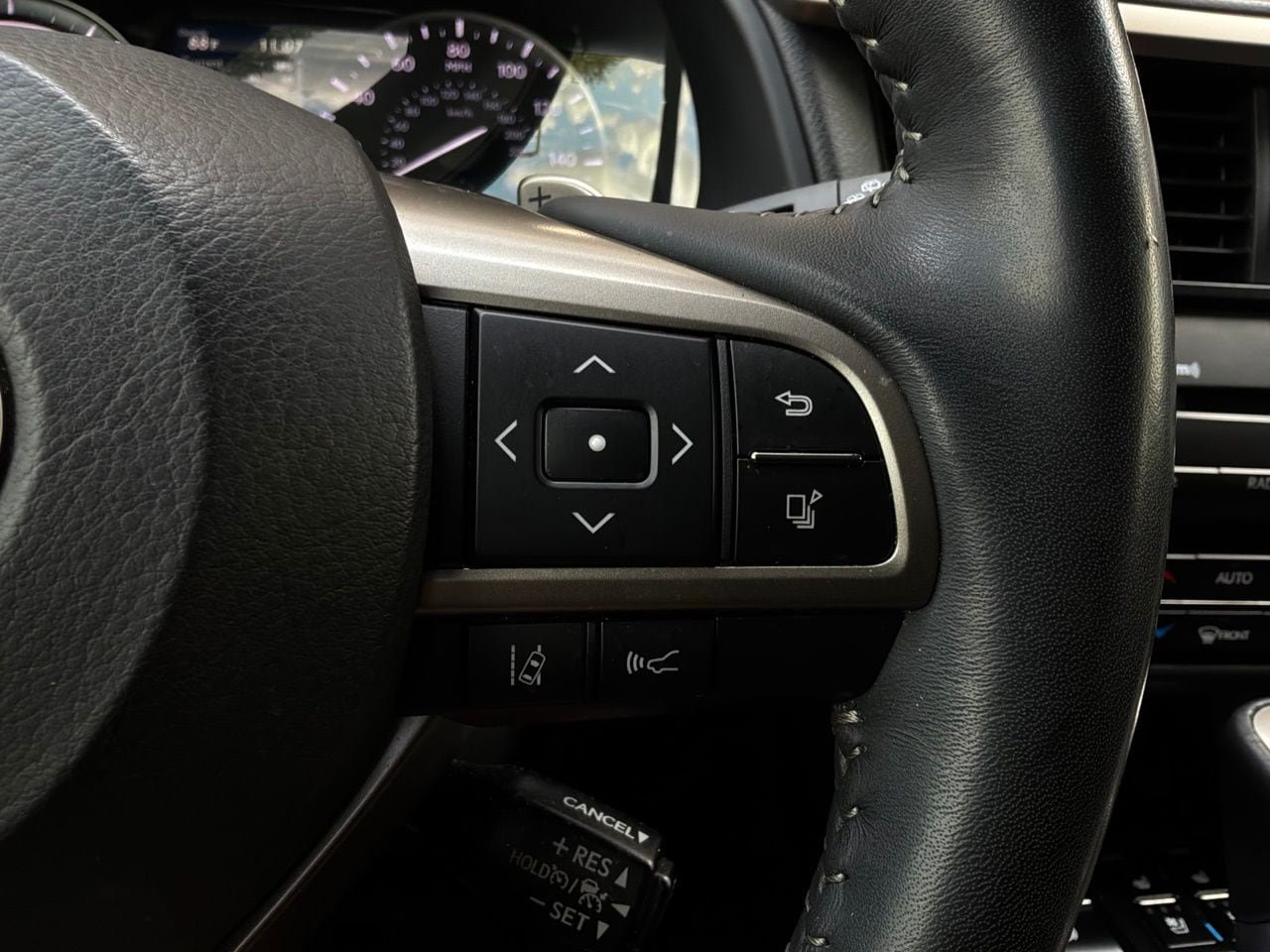 Used 2022 Lexus RX 450h AWD w/ Premium Package image 46