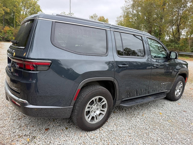 Used 2022 Jeep Wagoneer Series I AWD/4WD image 3