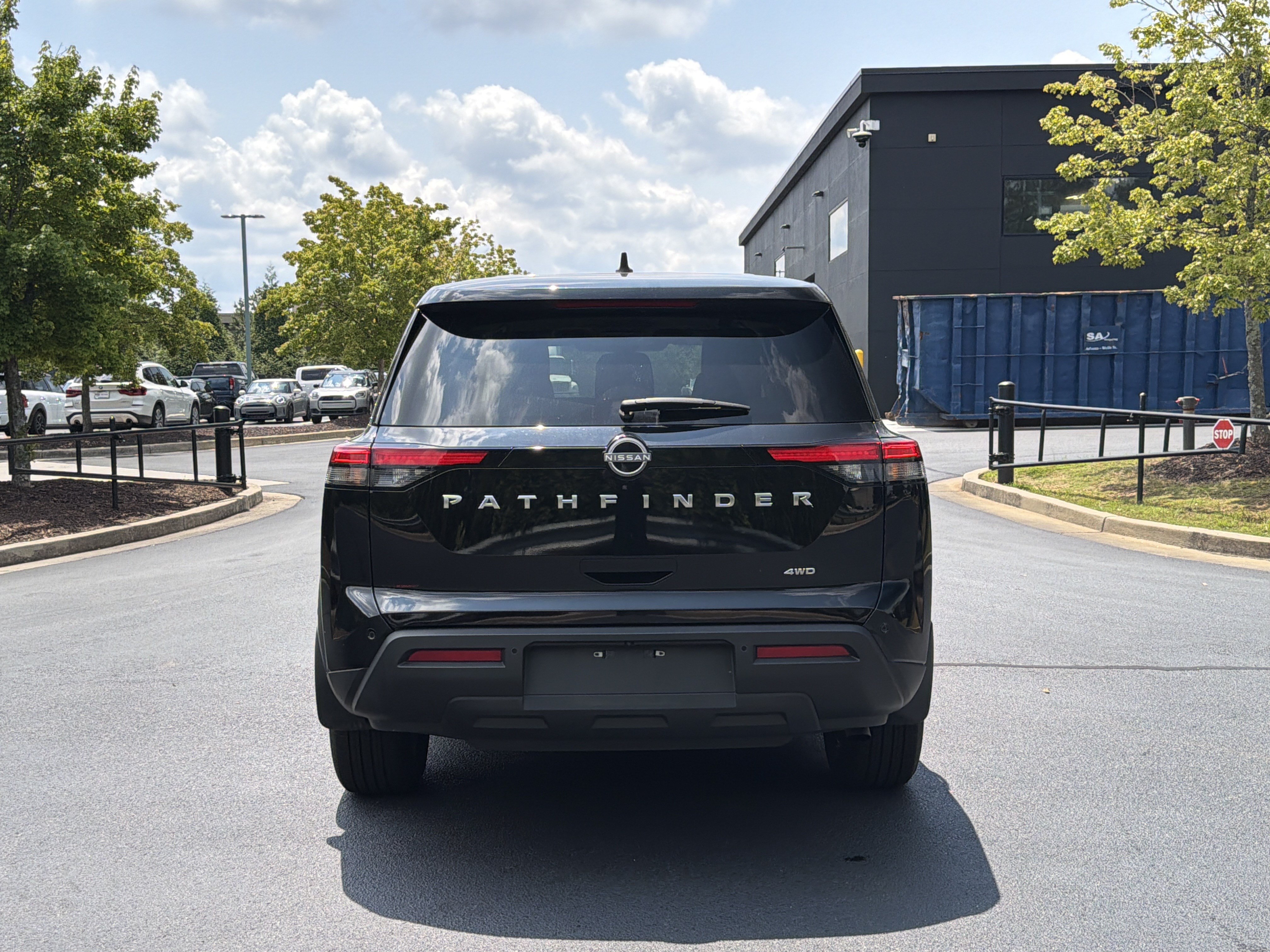 Used 2025 Nissan Pathfinder S AWD/4WD image 14