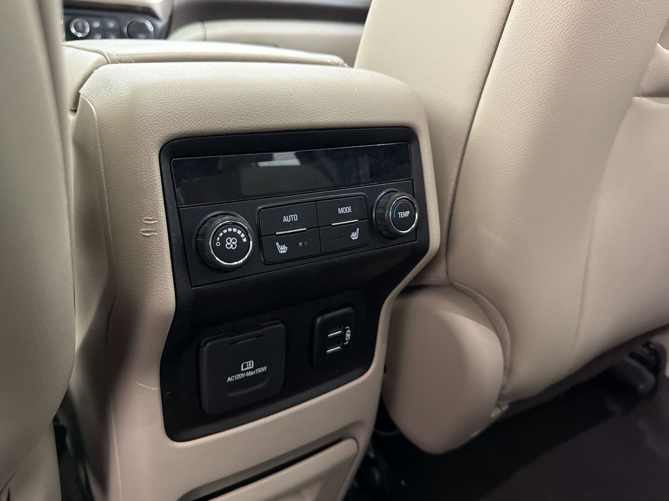 Used 2018 GMC Acadia Denali w/ Technology Package AWD/4WD image 32
