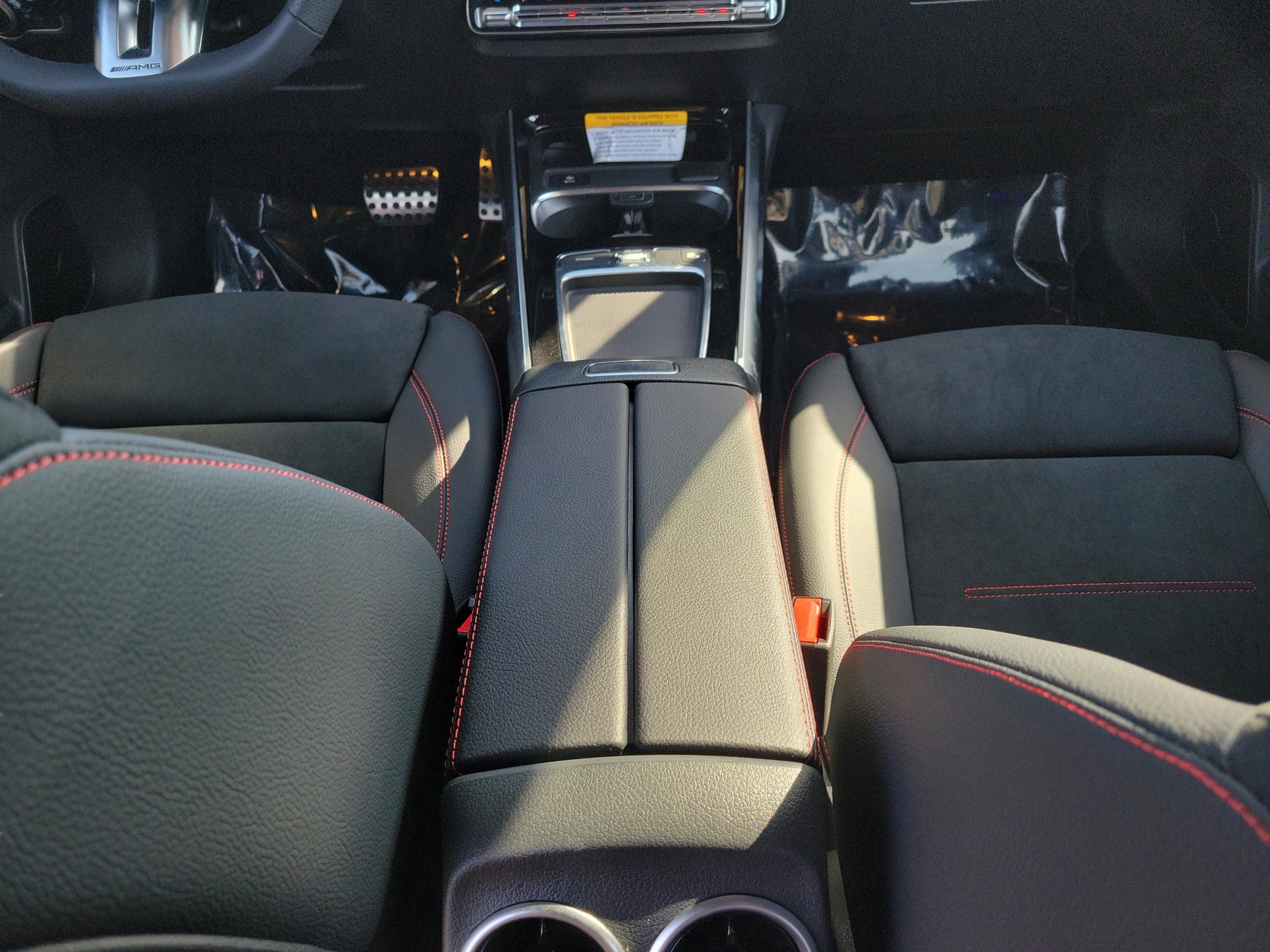 New 2025 Mercedes-Benz GLB 35 AMG 4MATIC image 8