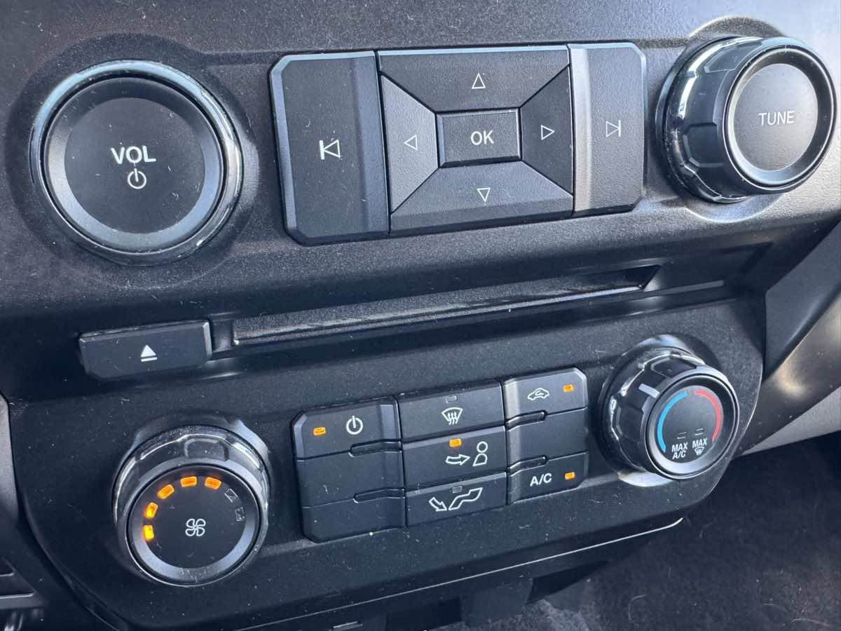 Used 2015 Ford F150 XLT RWD image 28