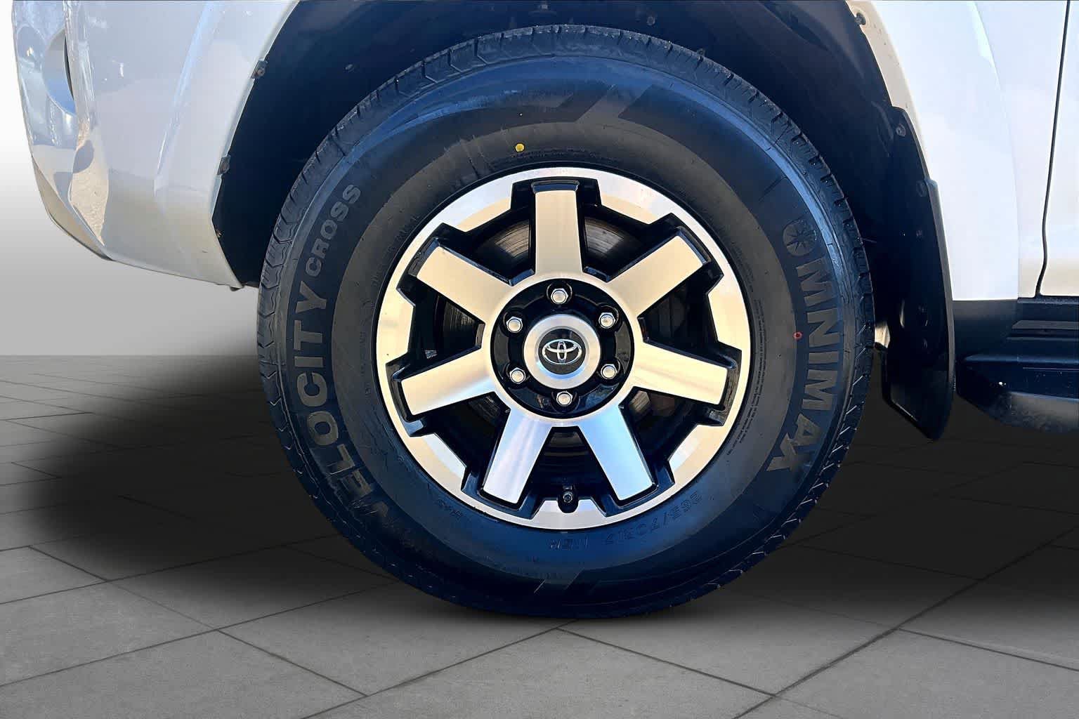 Certified 2021 Toyota 4Runner TRD Off-Road AWD/4WD image 10