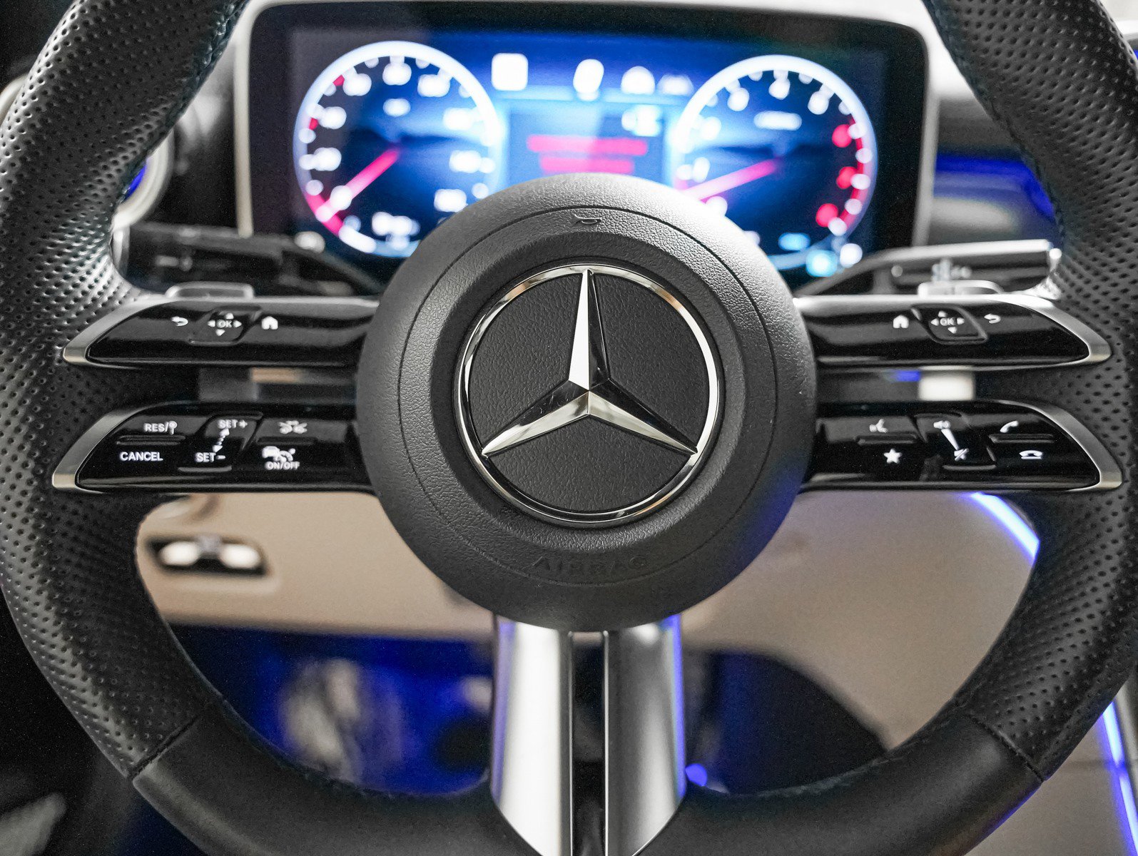 Certified 2025 Mercedes-Benz CLE 450 4MATIC Coupe image 15