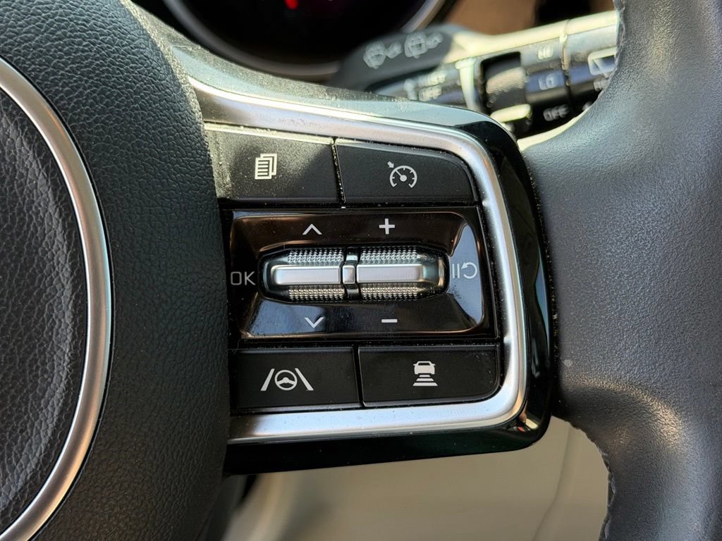 Used 2022 Kia Carnival SX FWD image 16