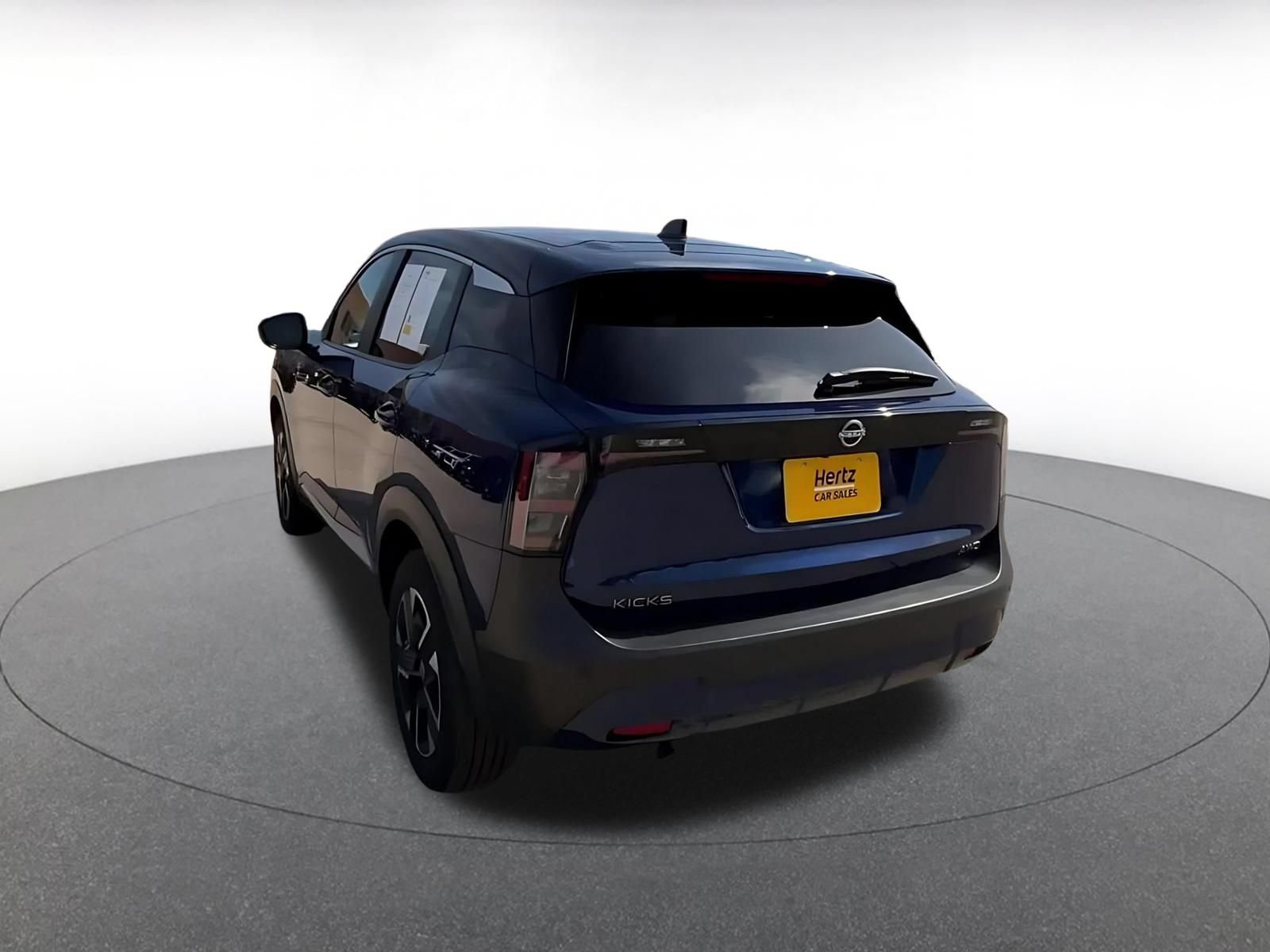 Used 2025 Nissan Kicks SV AWD/4WD image 11