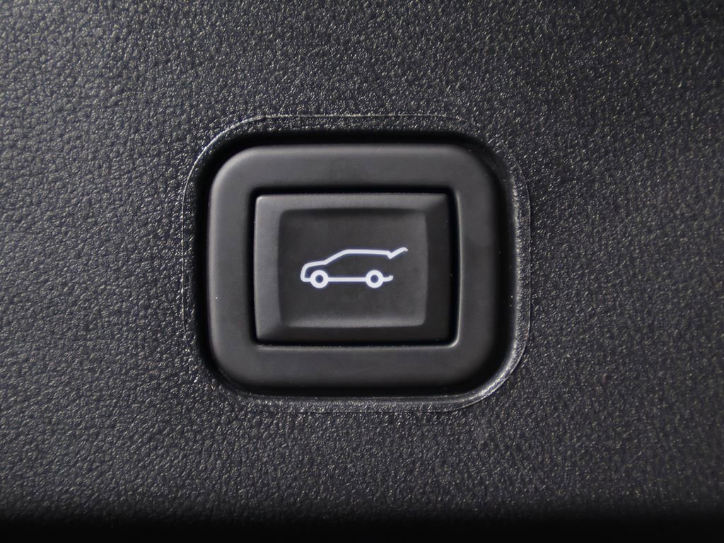 Used 2024 Cadillac Lyriq Luxury RWD image 18