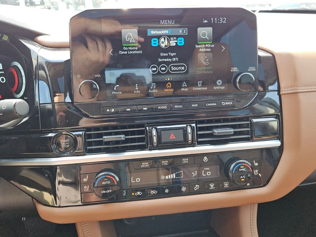 Used 2025 Nissan Pathfinder Platinum w/ Black Appearance Package image 18