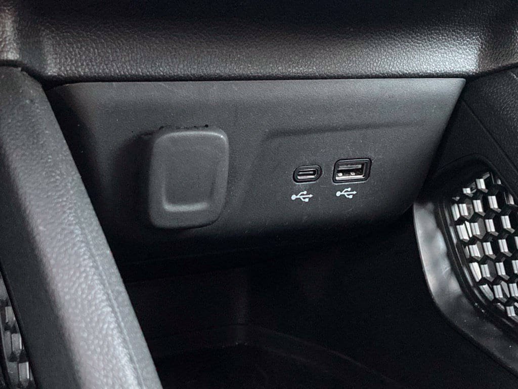 Used 2025 Chevrolet TrailBlazer LT AWD/4WD image 23