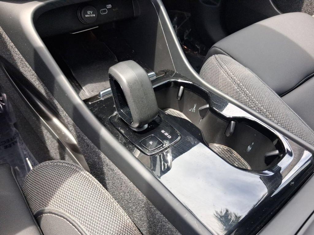 Used 2023 Volvo XC40 Recharge Plus w/ Protection Package Premier AWD/4WD image 22
