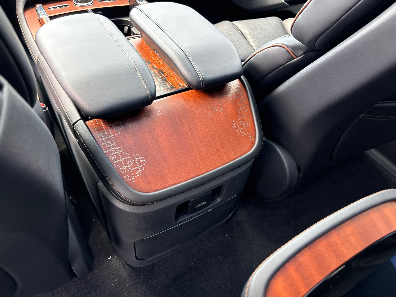 New 2027 Lincoln Navigator Black Label AWD/4WD image 32