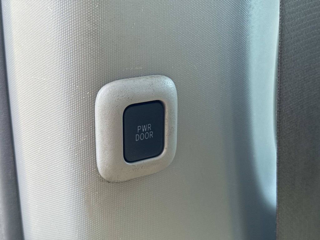 Used 2015 Toyota Sienna XLE AWD/4WD image 19