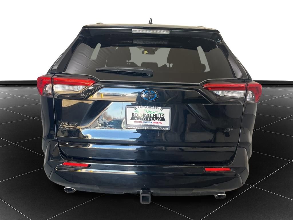 Used 2023 Toyota RAV4 SE w/ Weather & Moonroof Package image 4