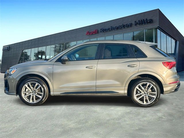 Used 2025 Audi Q3 2.0T Premium w/ Convenience Package image 2