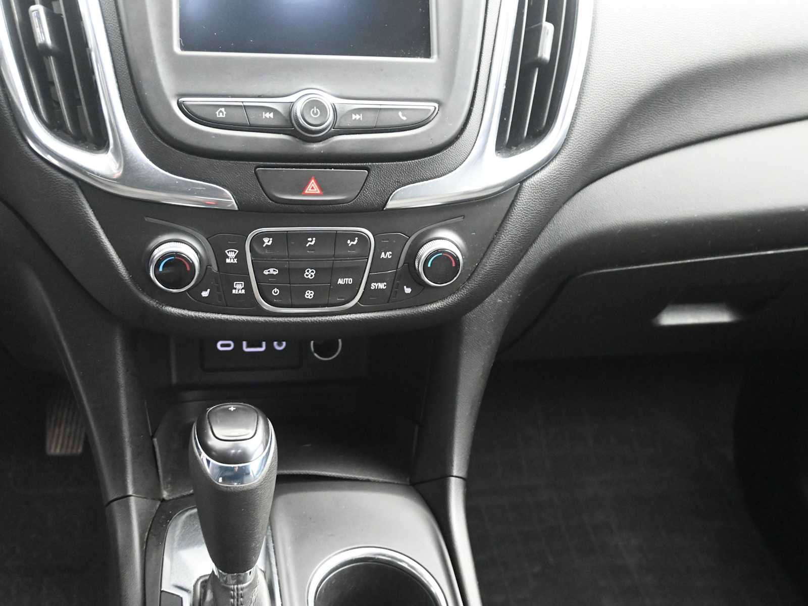 Used 2020 Chevrolet Equinox LT image 12