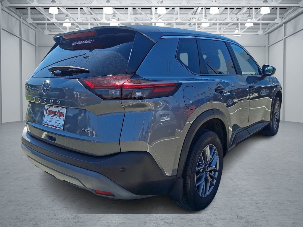 Used 2023 Nissan Rogue S AWD/4WD image 5