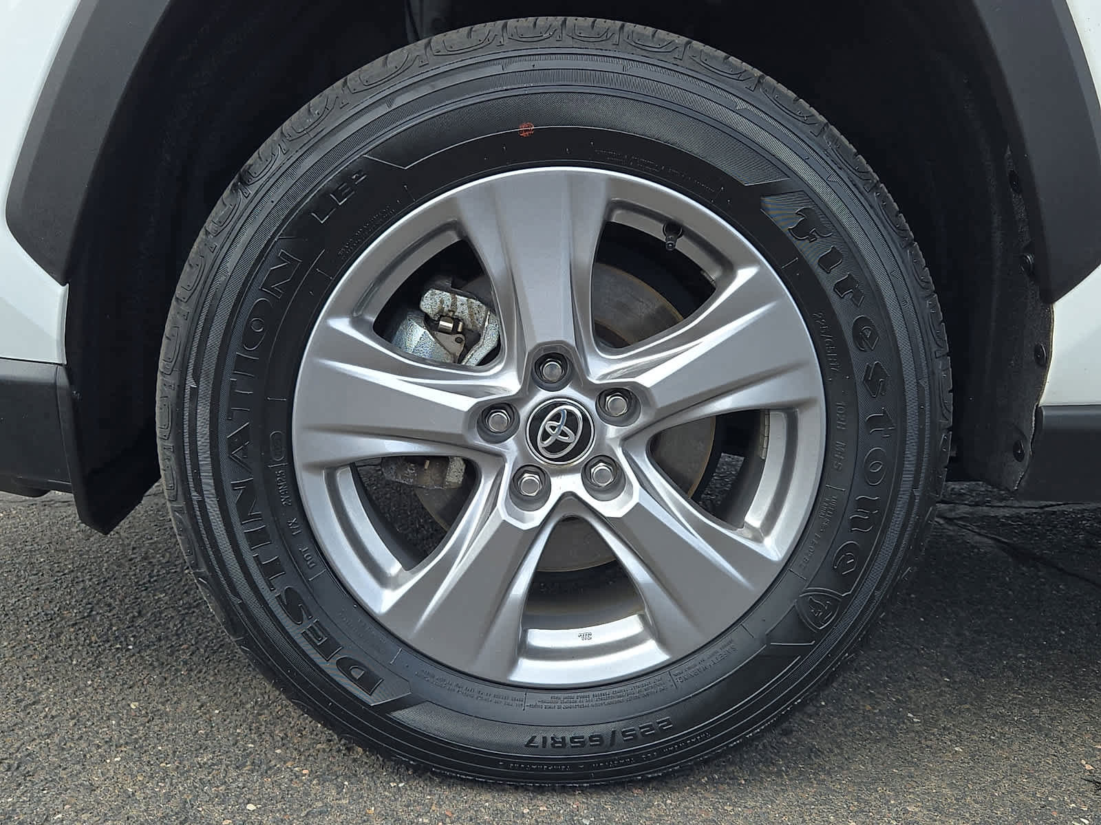 Used 2025 Toyota RAV4 XLE image 9