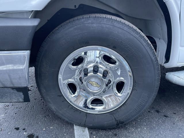 Used 2024 Chevrolet Express 2500 w/ Driver Convenience Package image 28