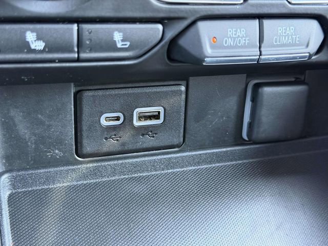 Used 2022 Chevrolet Tahoe Z71 w/ Z71 Off-Road Package AWD/4WD image 23