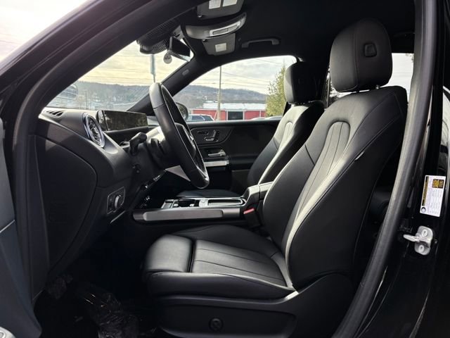 Used 2025 Mercedes-Benz GLB 250 4MATIC image 14