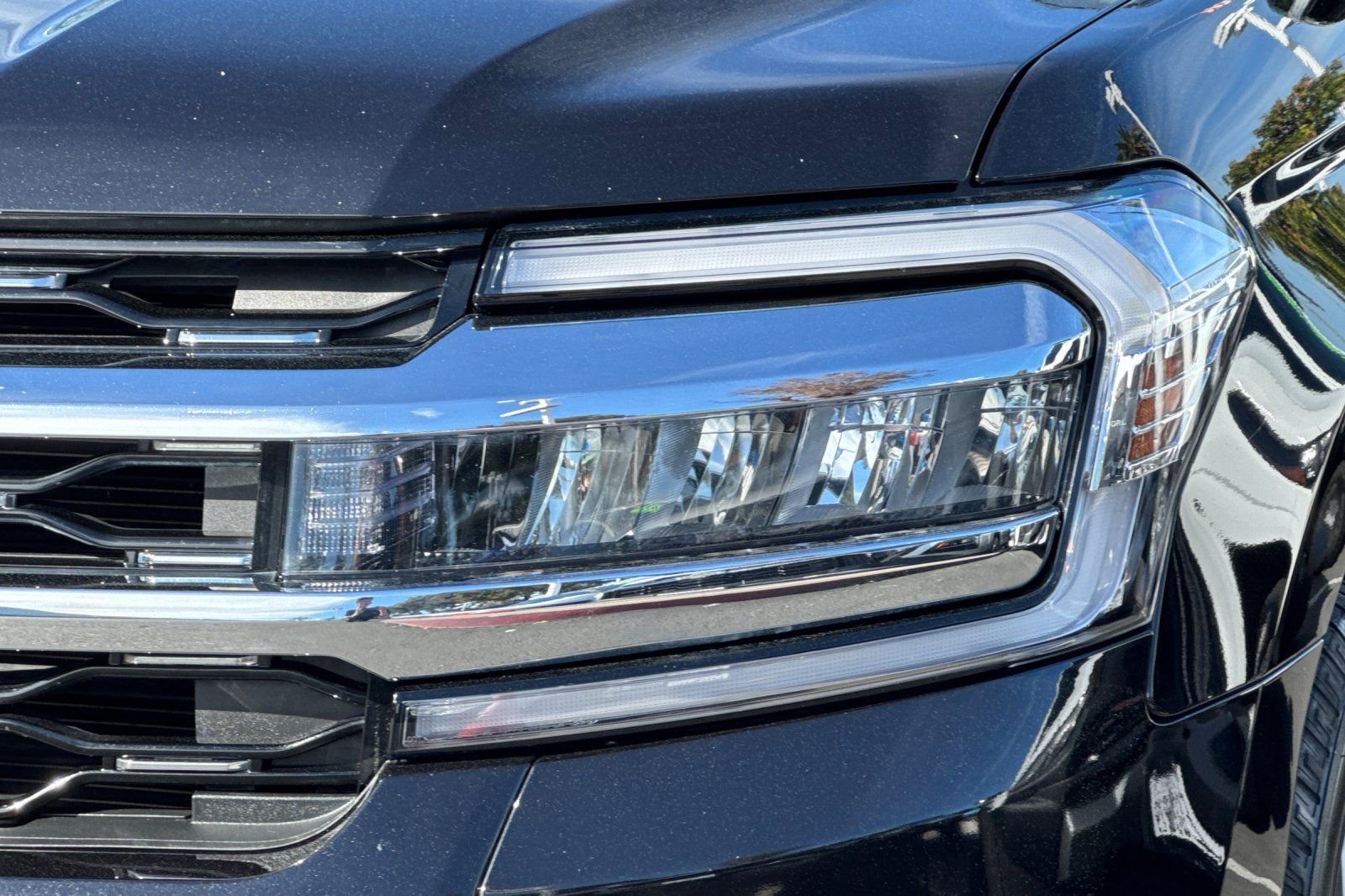 Used 2024 Ford Expedition Limited image 49