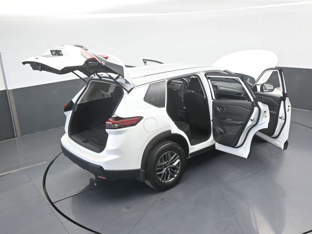 Used 2024 Nissan Rogue S image 62