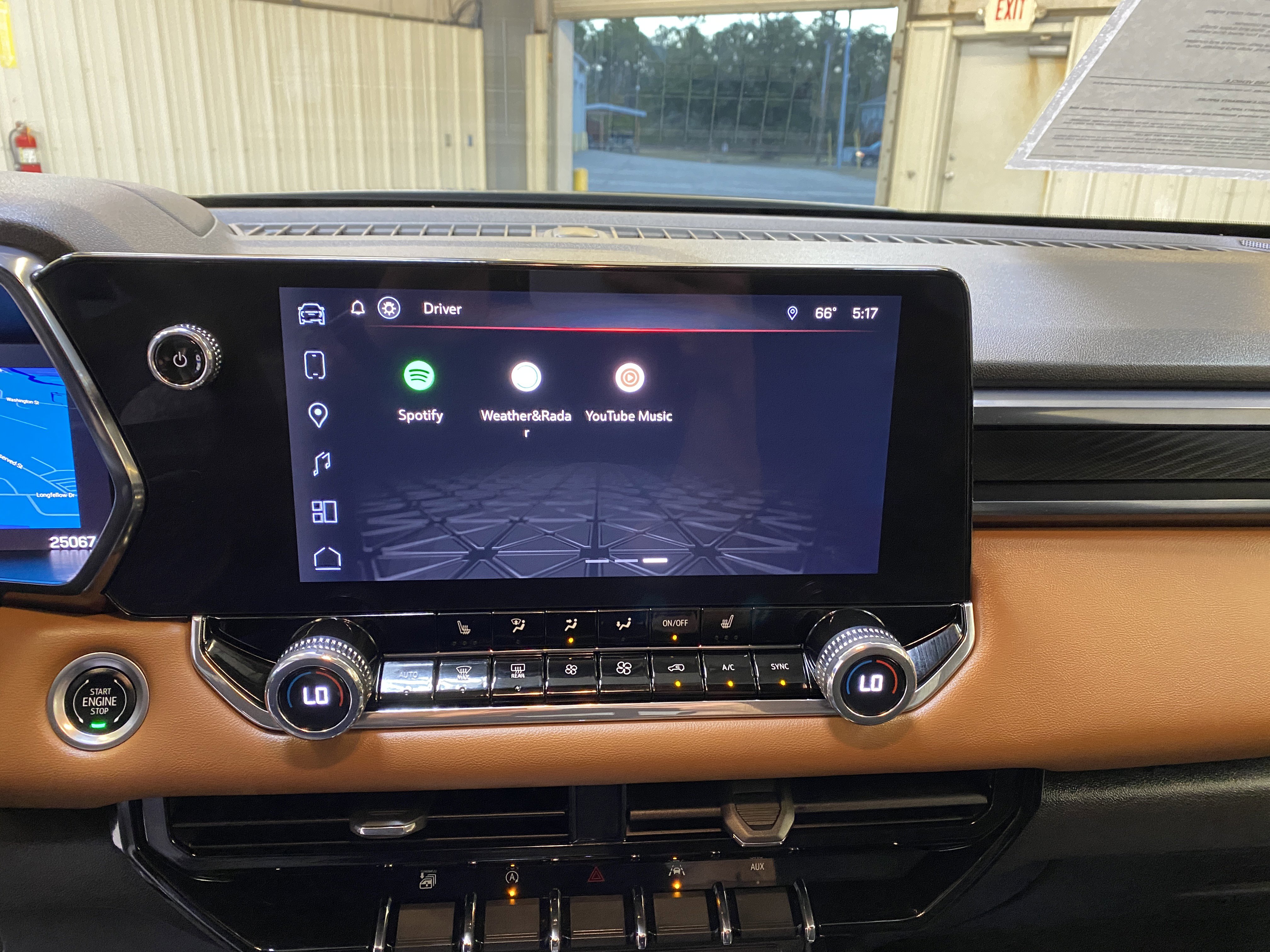 Used 2024 GMC Canyon AT4 image 37