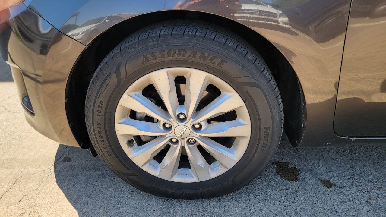 Used 2015 Kia Sedona EX w/ EX Premium Package FWD image 36