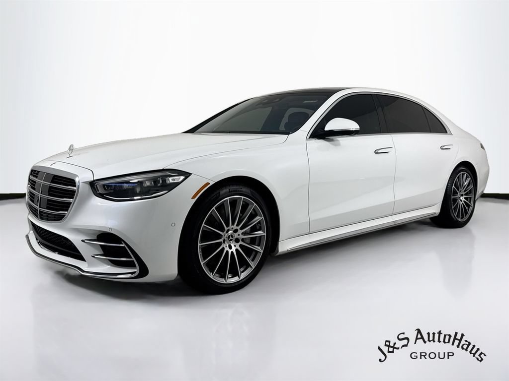 Used 2025 Mercedes-Benz S 580 4MATIC Sedan w/ AMG Line Package image 3