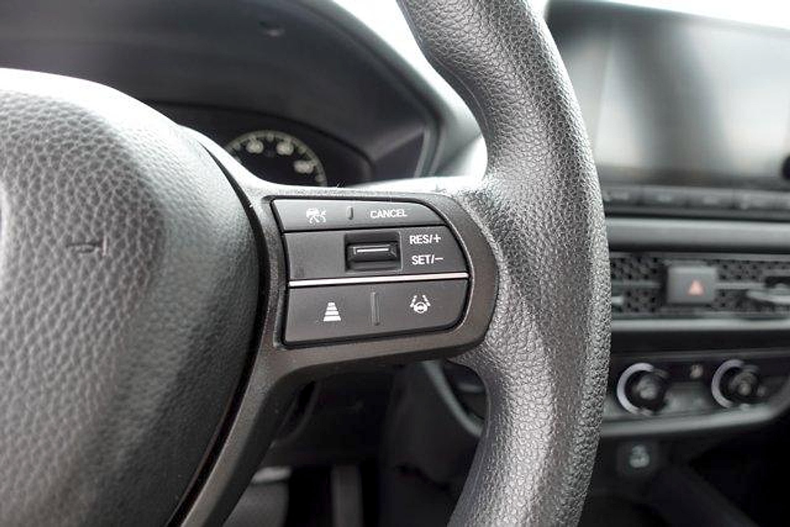 Used 2025 Honda HR-V LX image 14