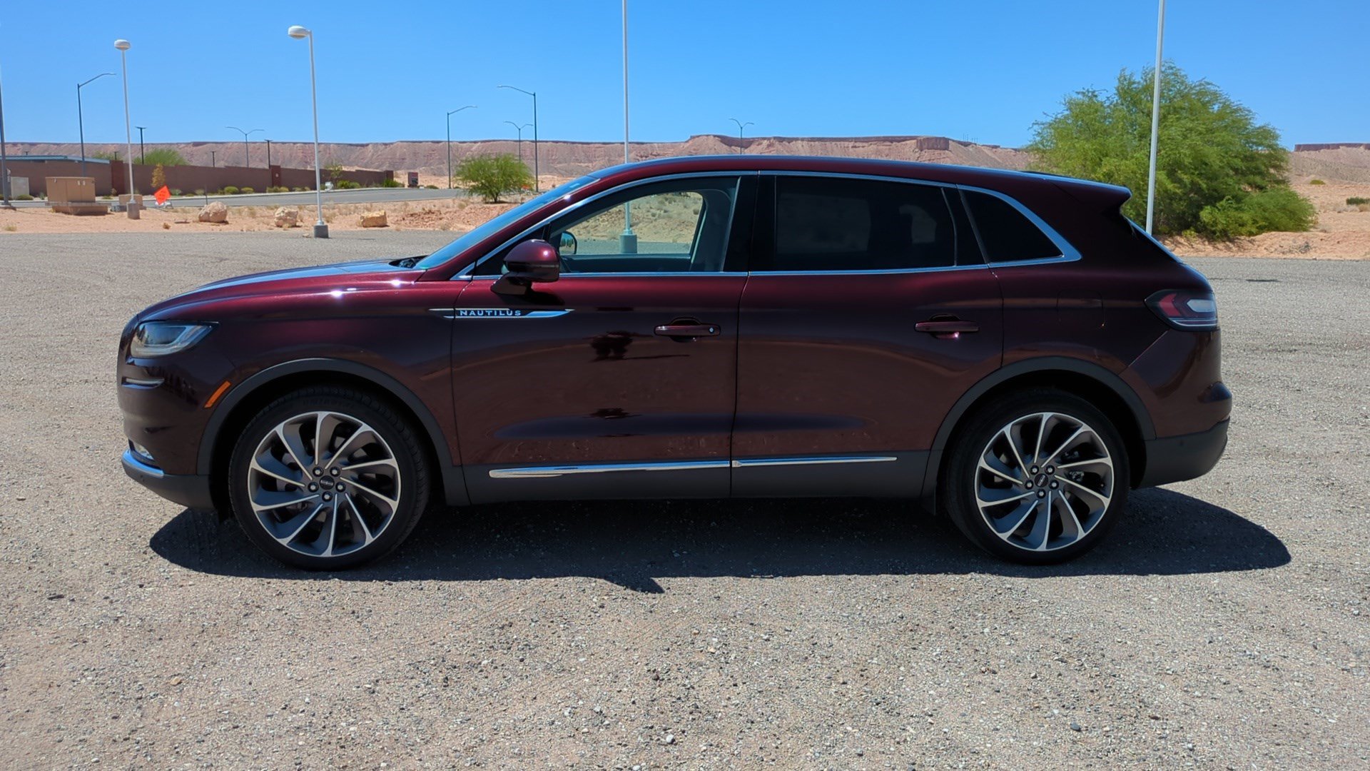 Used 2023 Lincoln Nautilus Reserve w/ Equipment Group 202A AWD/4WD image 6