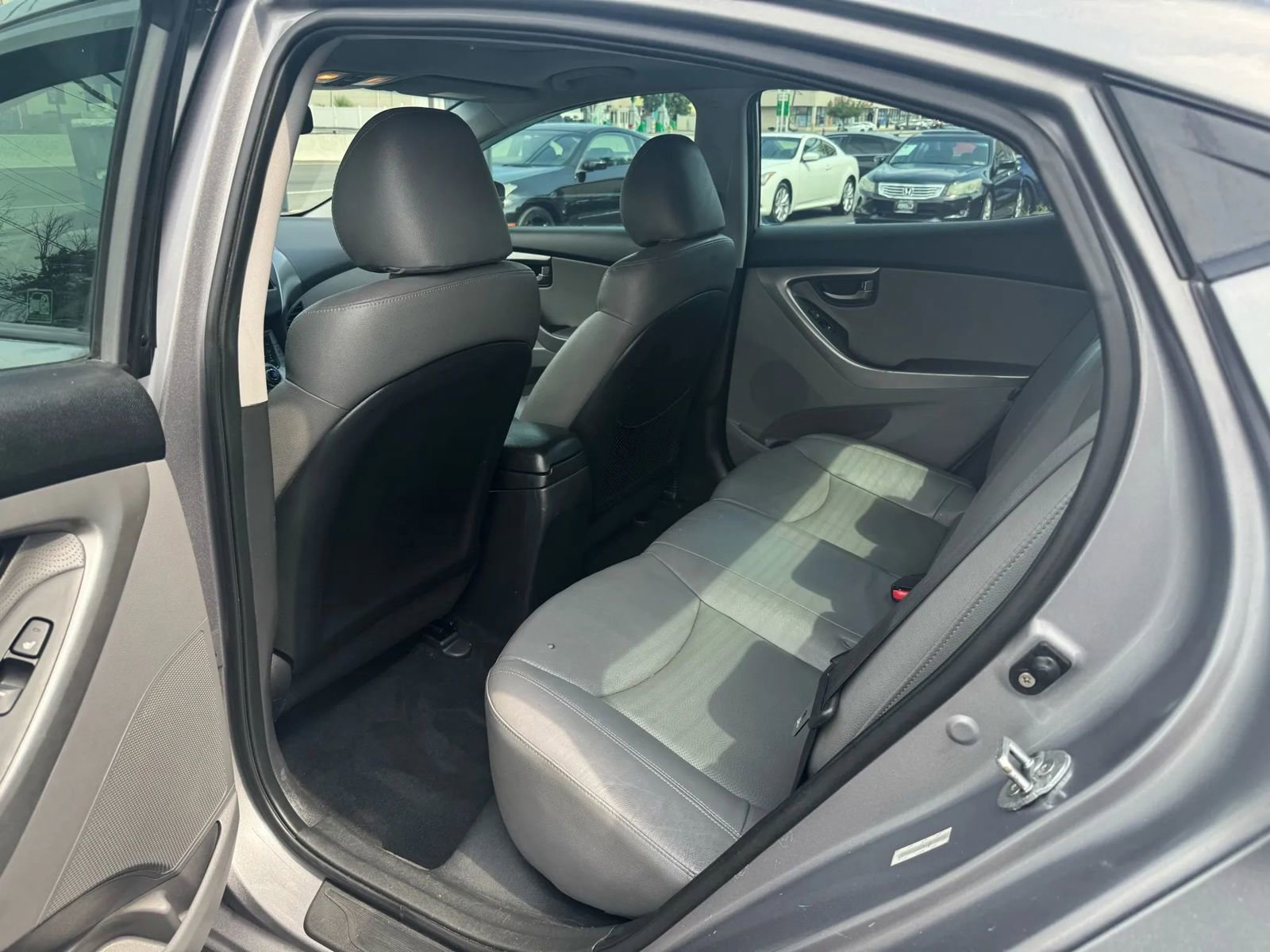 Used 2012 Hyundai Elantra Limited image 15