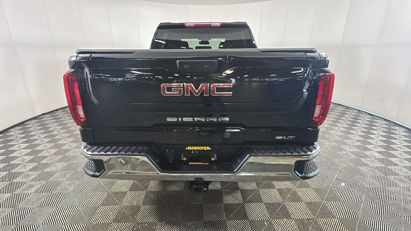 Used 2024 GMC Sierra 1500 SLT AWD/4WD image 4