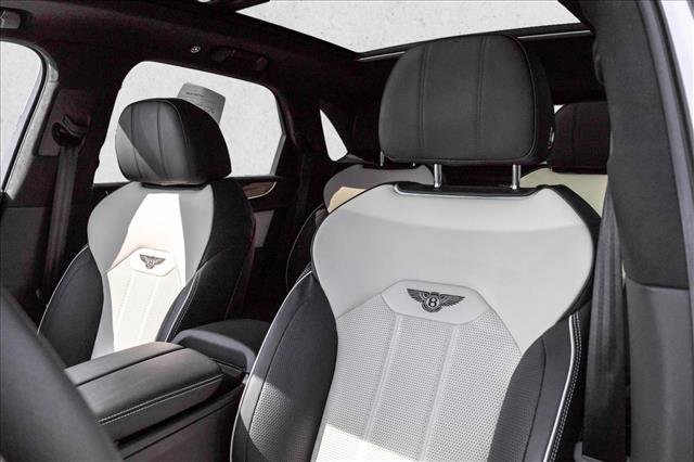 Used 2023 Bentley Bentayga image 12