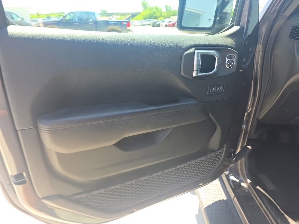 Used 2022 Jeep Wrangler Unlimited Sahara AWD/4WD image 41
