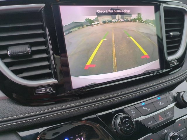 Used 2025 Chrysler Pacifica Limited FWD image 26