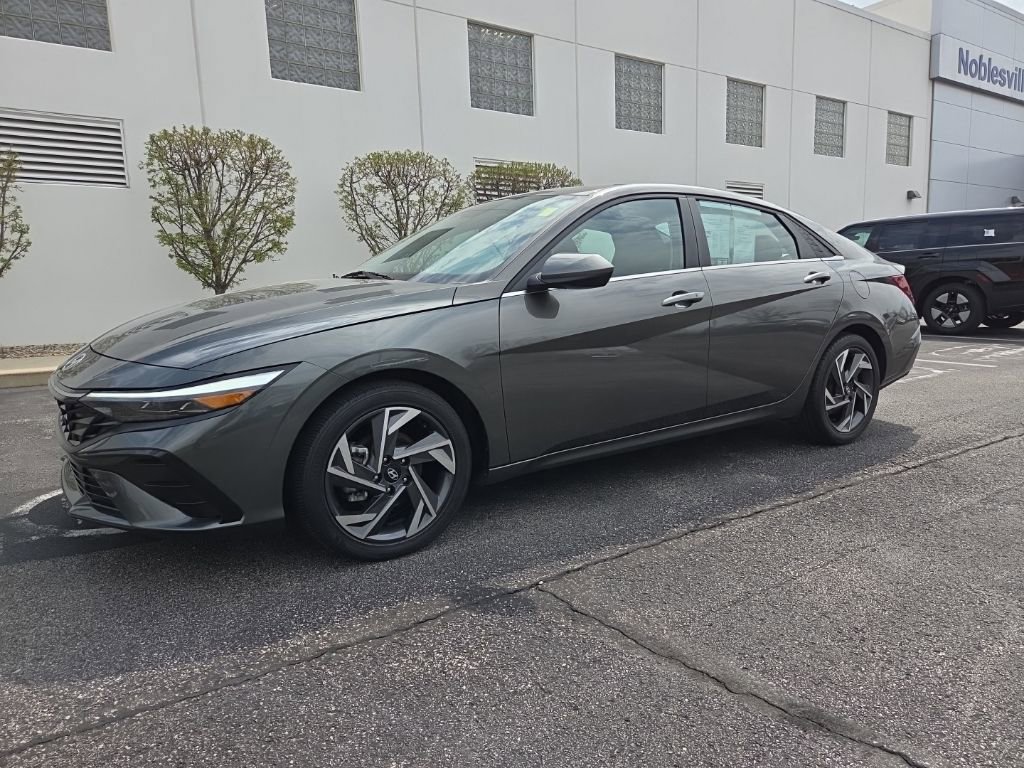 Certified 2024 Hyundai Elantra SEL w/ Convenience Package FWD image 2