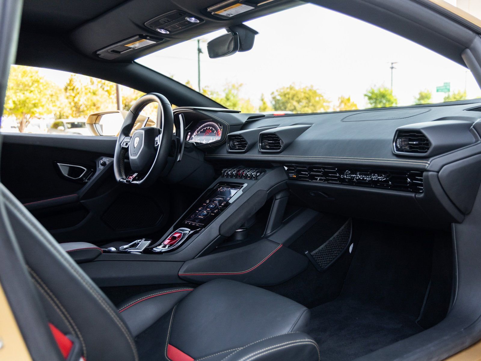 Used 2020 Lamborghini Huracan EVO image 45