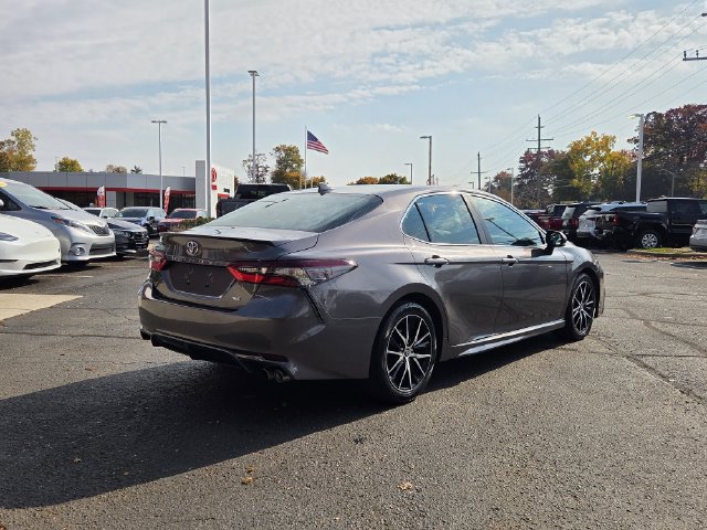 Certified 2022 Toyota Camry SE w/ Convenience Package FWD image 4