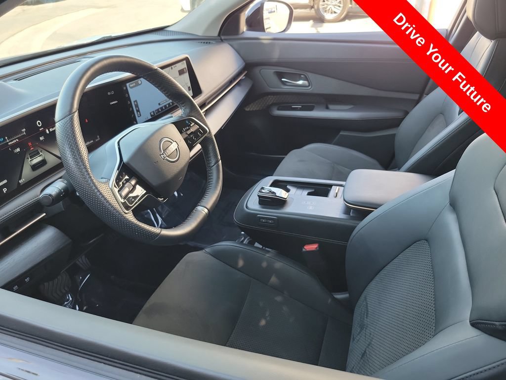 Used 2025 Nissan Ariya AWD image 3