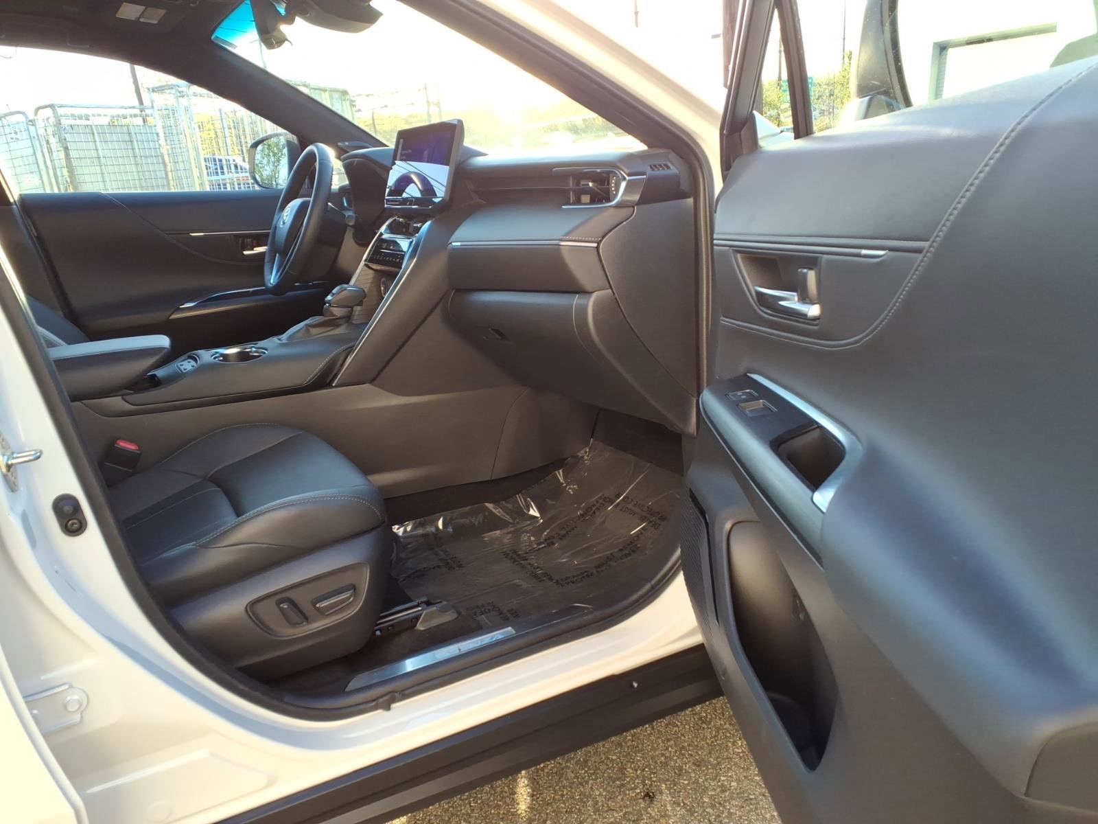 Used 2024 Toyota Venza Limited AWD/4WD image 14