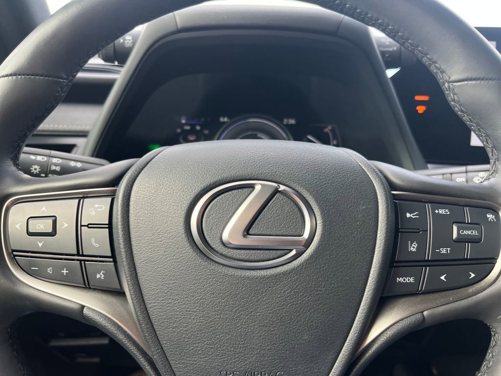 Used 2023 Lexus UX 250h AWD w/ Accessory Package (Z2) image 17